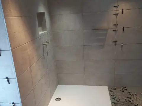 Pose de carrelage sur mesure salle de bain Mulhouse