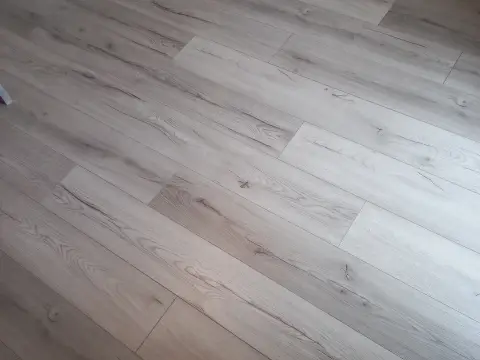 Pose de parquet à Kunheim