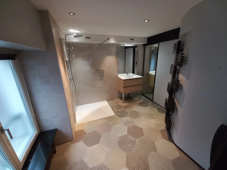 Pose de carrelage sur mesure salle de bain Mulhouse