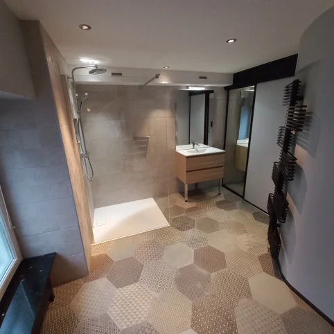 Pose de carrelage sur mesure salle de bain Mulhouse