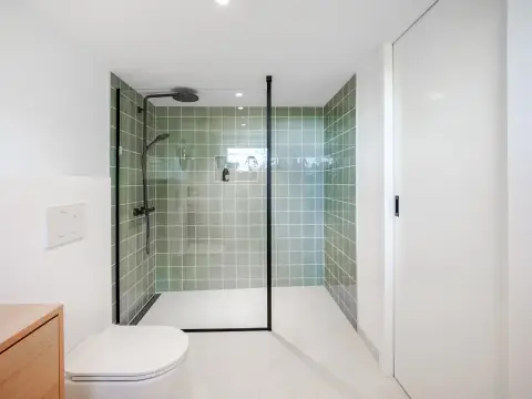 Création salle de bain sur mesure Uffheim