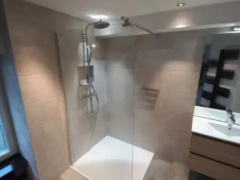 Pose de carrelage sur mesure salle de bain Mulhouse