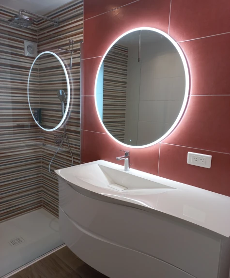 Installation miroir rétroéclairé salle de bain Didenheim