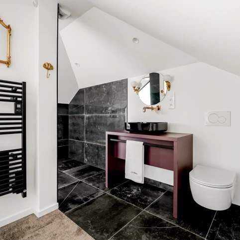 Création salle de bain sur mesure sous combles à Uffheim