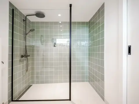 Création salle de bain sur mesure Uffheim