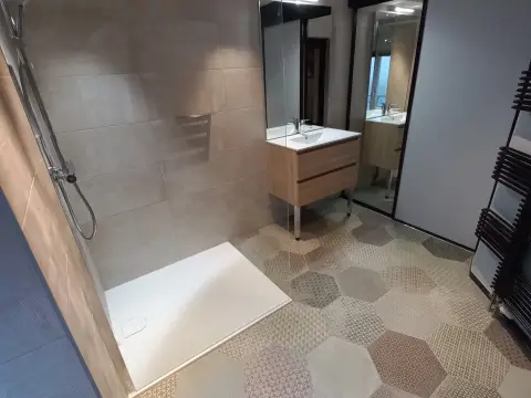 Pose de carrelage sur mesure salle de bain Mulhouse
