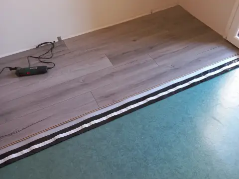 Pose de parquet à Kunheim