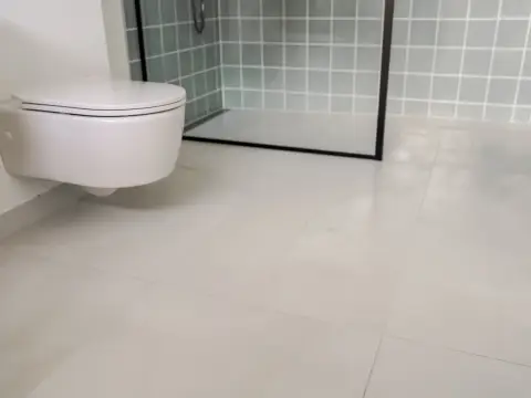 Création salle de bain sur mesure Uffheim